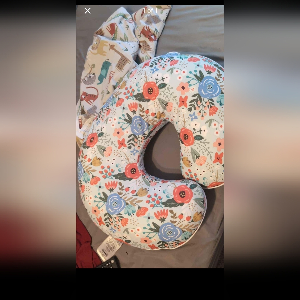 Boppy pillow with extra case